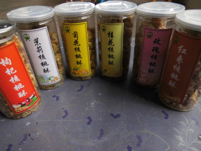 ��������